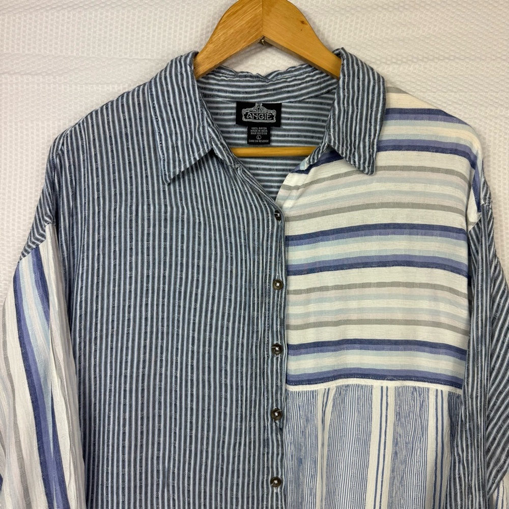 Angie Blue and White Casual Button Down Shirt Size Large - Picture 2 of 9